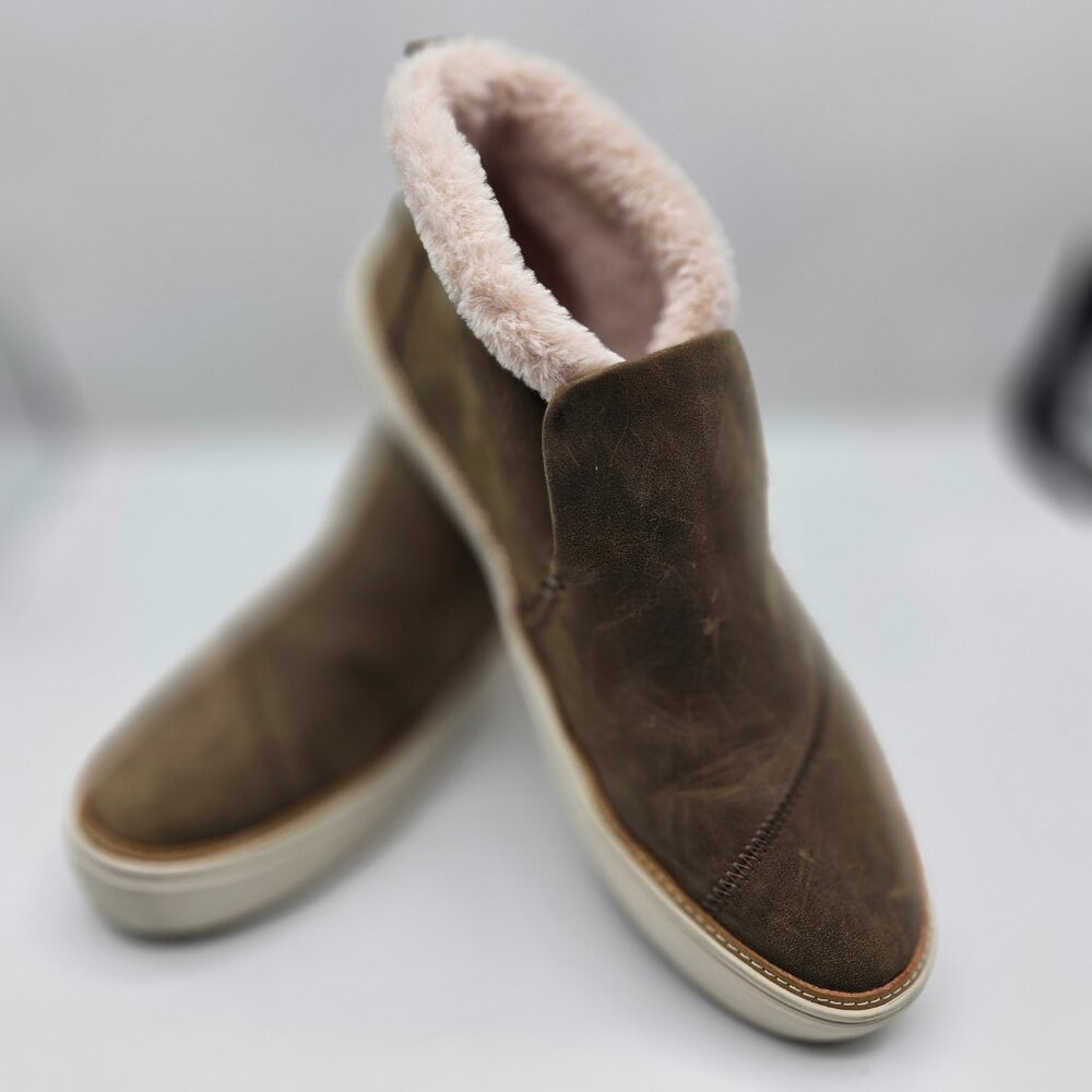 Toms Brown Ankle Boots with Pale Pink Plush Trim at Ankle